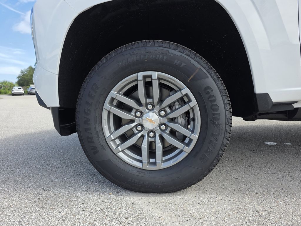 new 2025 Chevrolet Colorado car, priced at $30,400