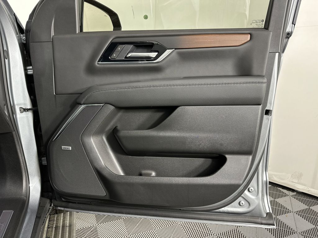 new 2025 GMC Yukon XL car, priced at $92,154
