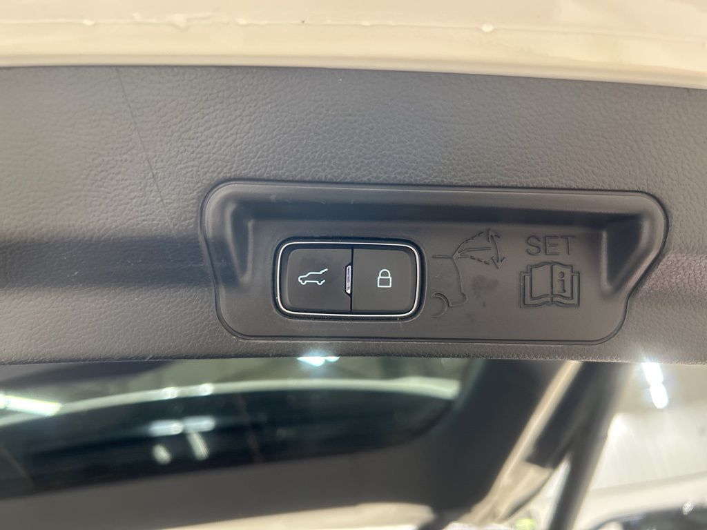 used 2022 Ford Explorer car, priced at $31,056