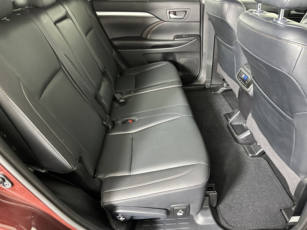used 2019 Toyota Highlander car, priced at $29,750