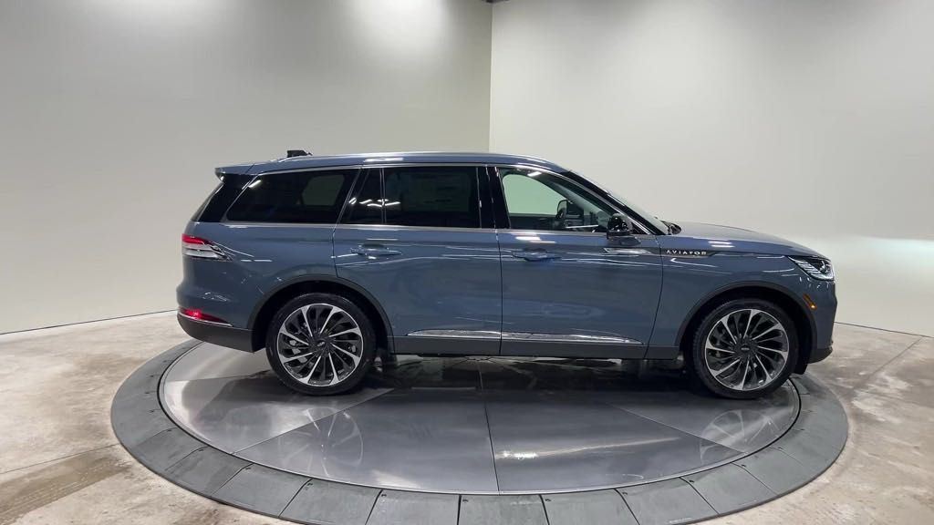 new 2025 Lincoln Aviator car, priced at $81,650