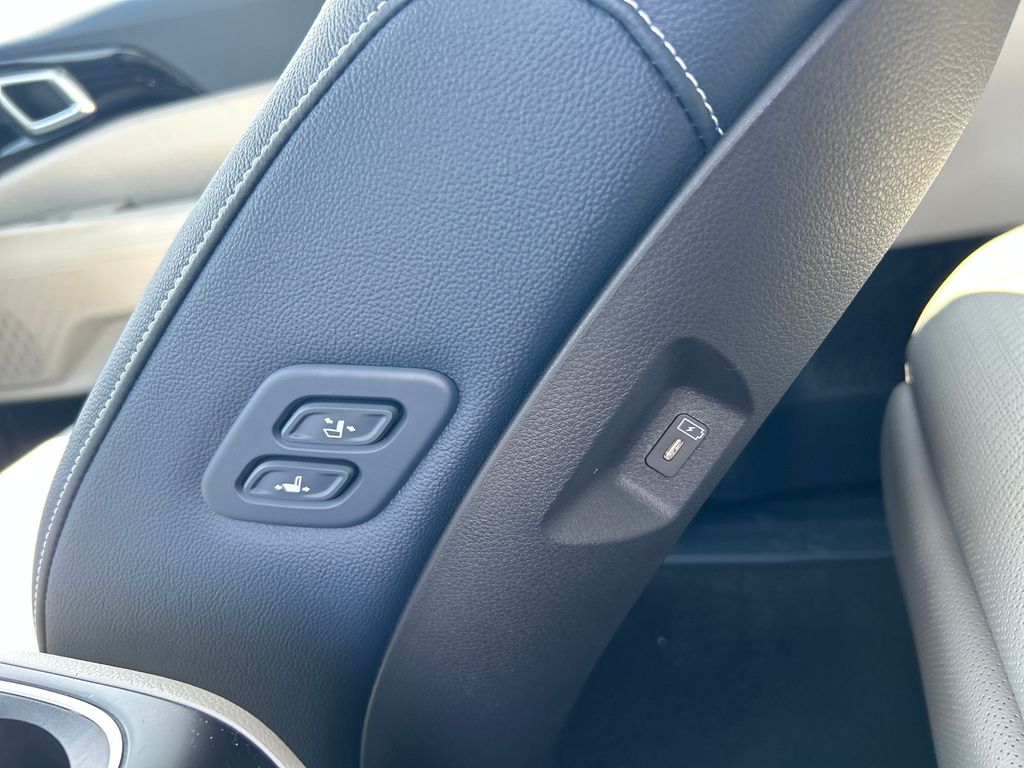 new 2026 Kia Carnival Hybrid car, priced at $53,074