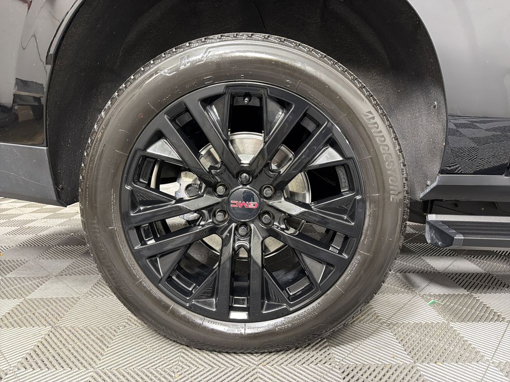 used 2025 GMC Yukon XL car, priced at $83,990