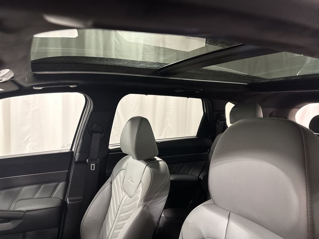 new 2025 Kia Sorento car, priced at $46,522