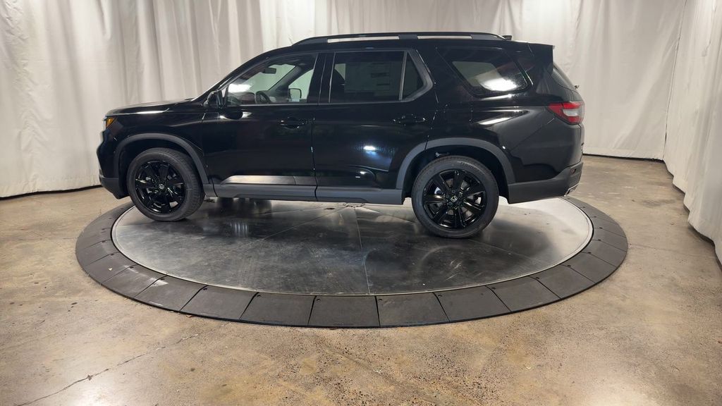 new 2025 Honda Pilot car, priced at $56,075