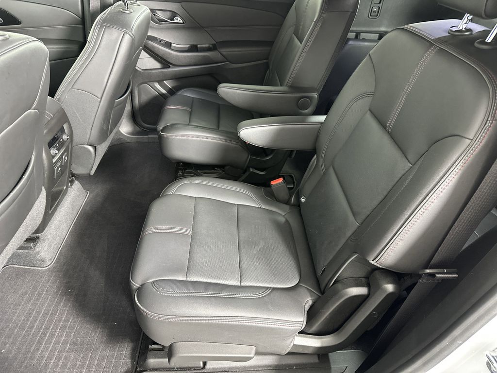 used 2022 Chevrolet Traverse car, priced at $32,988