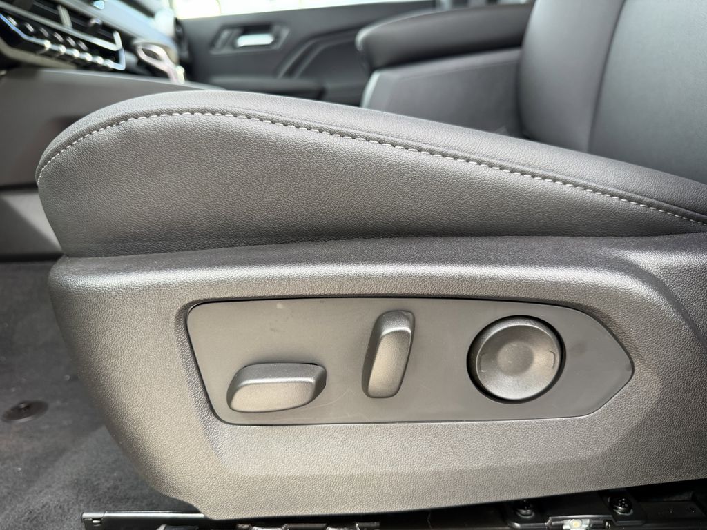 new 2026 Chevrolet Colorado car, priced at $34,900