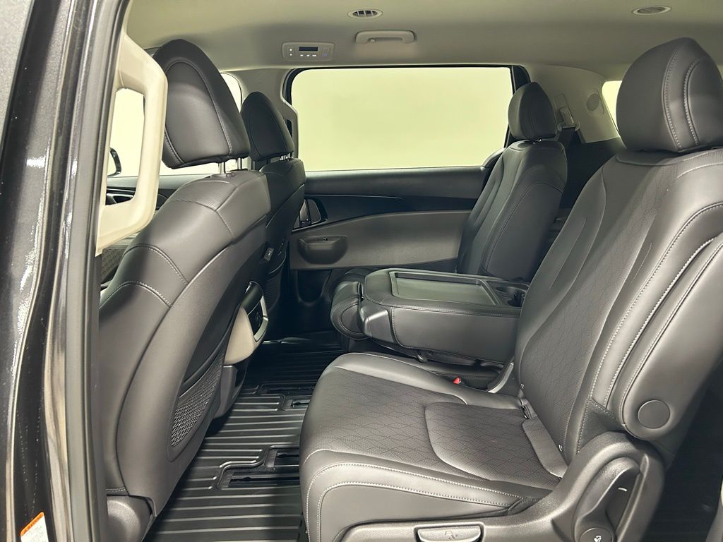new 2026 Kia Carnival car, priced at $39,027