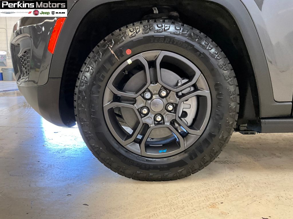 new 2025 Jeep Grand Cherokee car, priced at $66,005