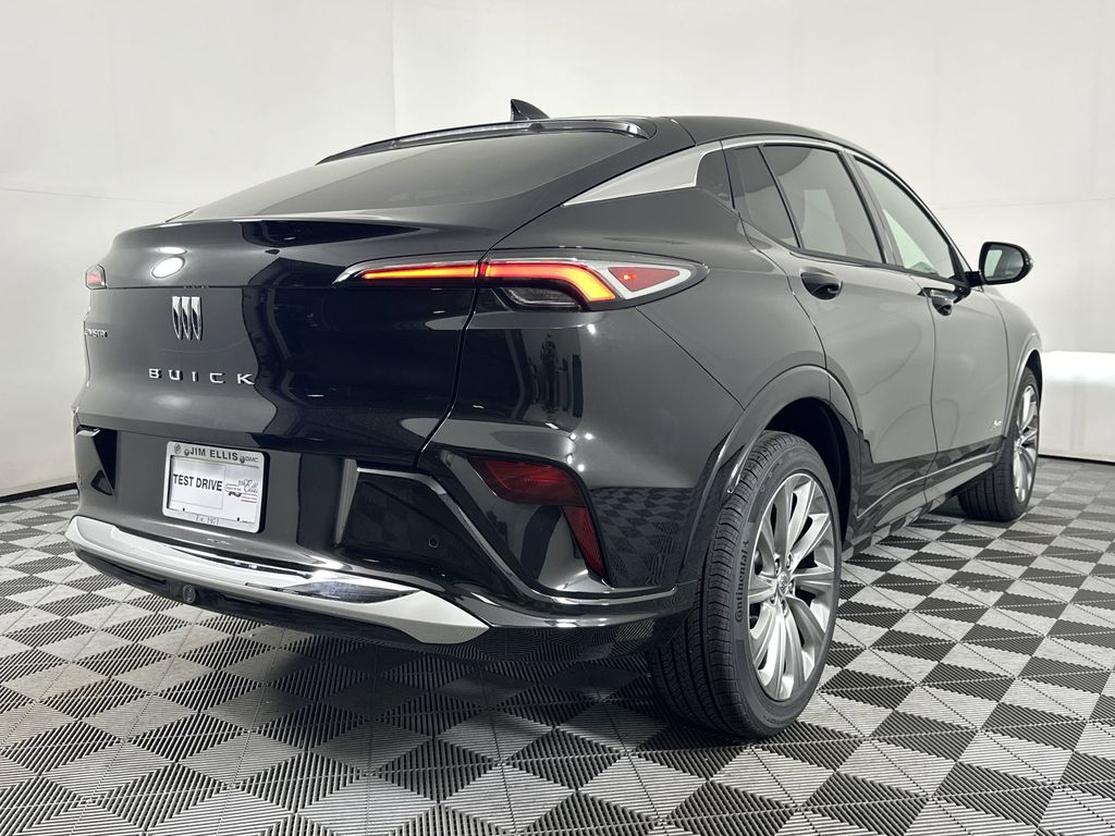 new 2025 Buick Envista car, priced at $29,495