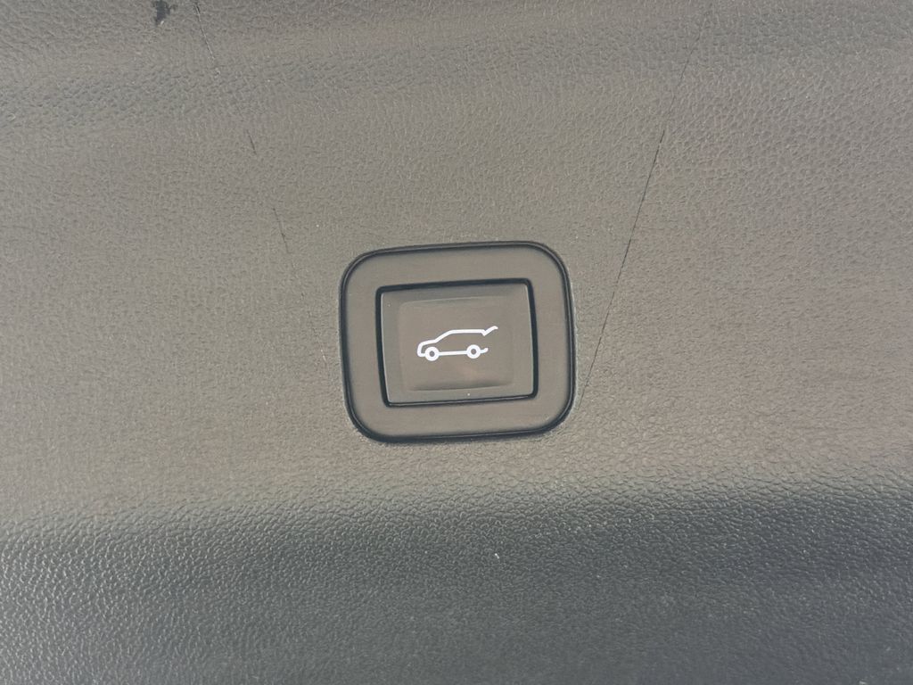 used 2023 GMC Yukon car, priced at $59,893