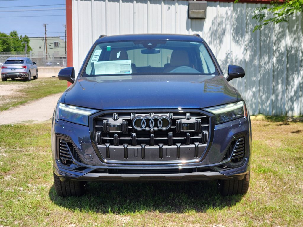 new 2025 Audi Q7 car, priced at $77,840