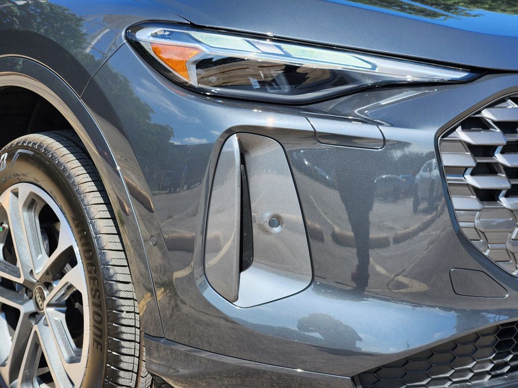 new 2025 Audi Q5 car, priced at $60,175
