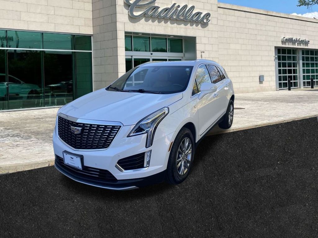 used 2021 Cadillac XT5 car, priced at $30,550