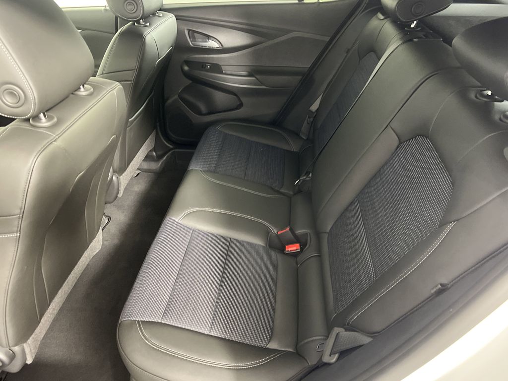 new 2025 Buick Envista car, priced at $25,190