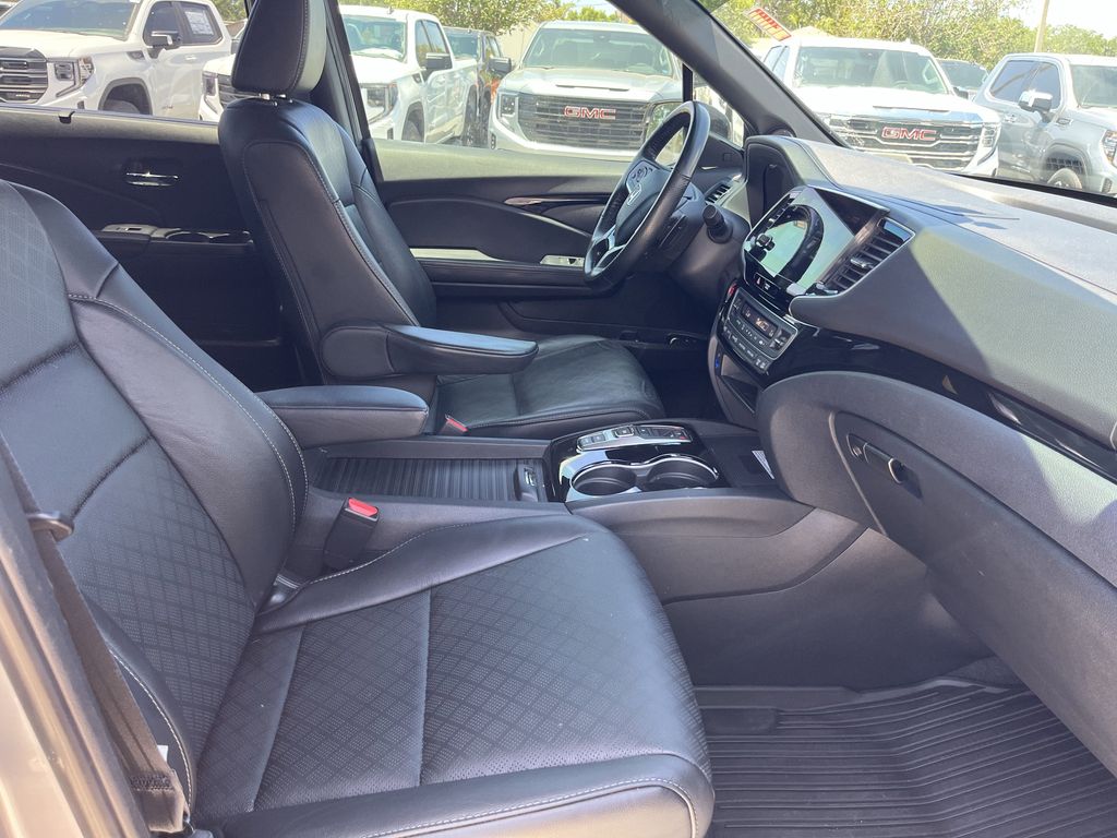 used 2020 Honda Passport car, priced at $27,192