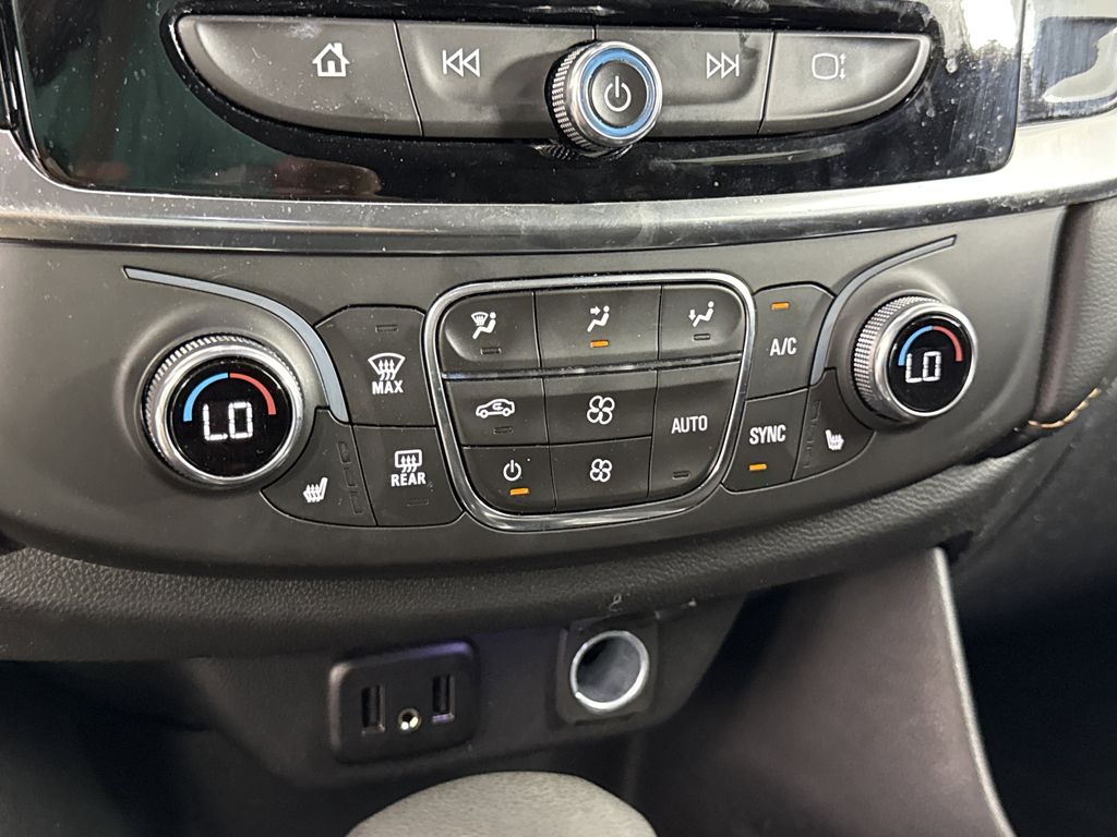 used 2021 Chevrolet Traverse car, priced at $25,997