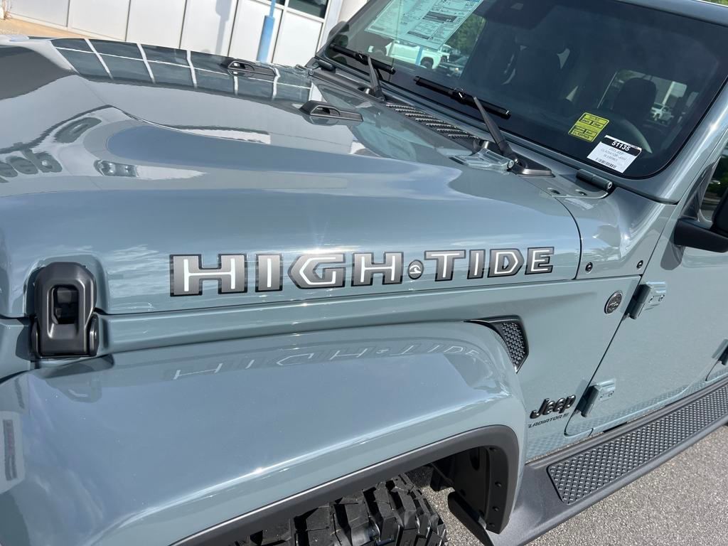 new 2025 Jeep Gladiator car, priced at $46,990