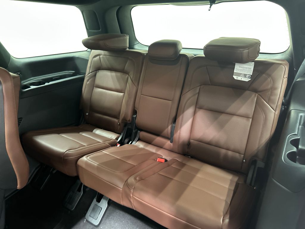 new 2025 Lincoln Navigator car, priced at $102,985