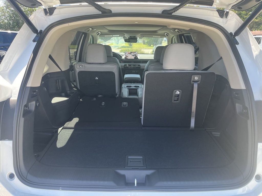 new 2025 Honda Pilot car, priced at $49,445