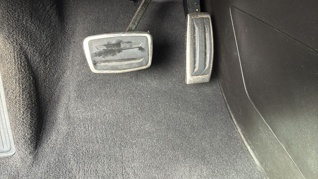 used 2022 Cadillac XT6 car, priced at $37,000