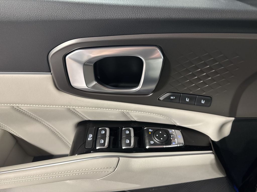 new 2025 Kia Sorento Hybrid car, priced at $47,223