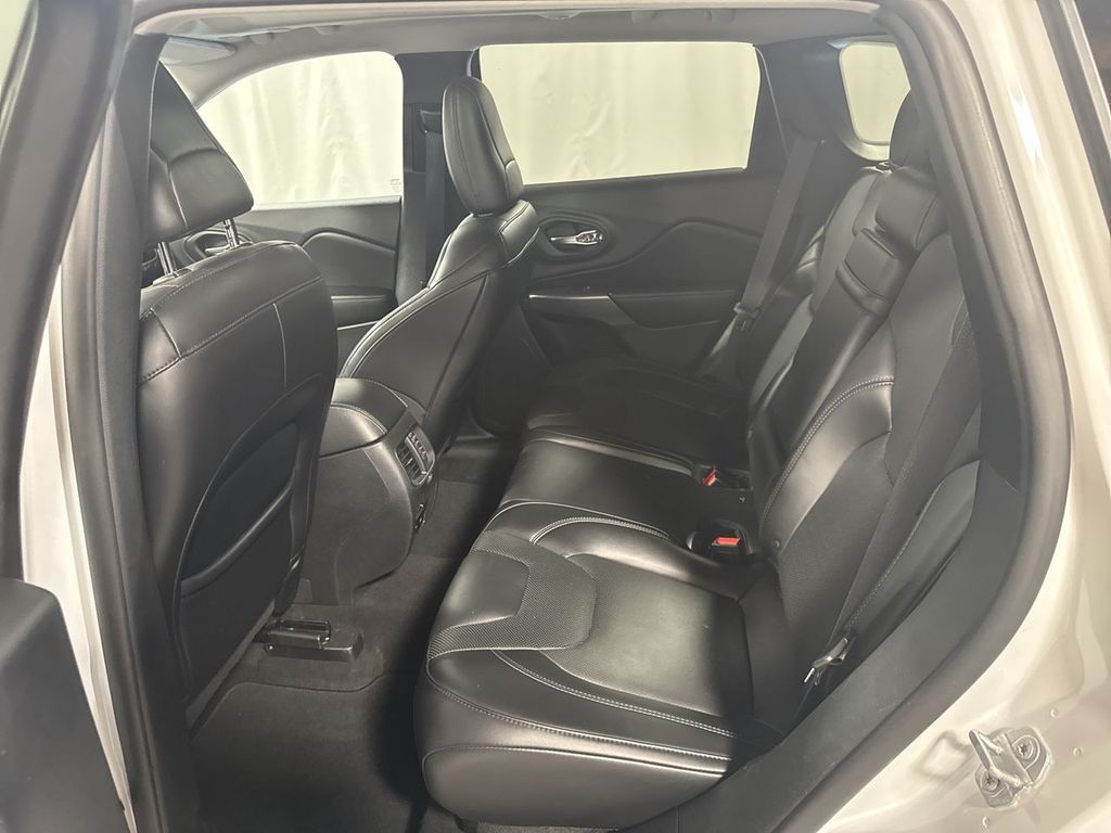 used 2019 Jeep Cherokee car, priced at $16,283