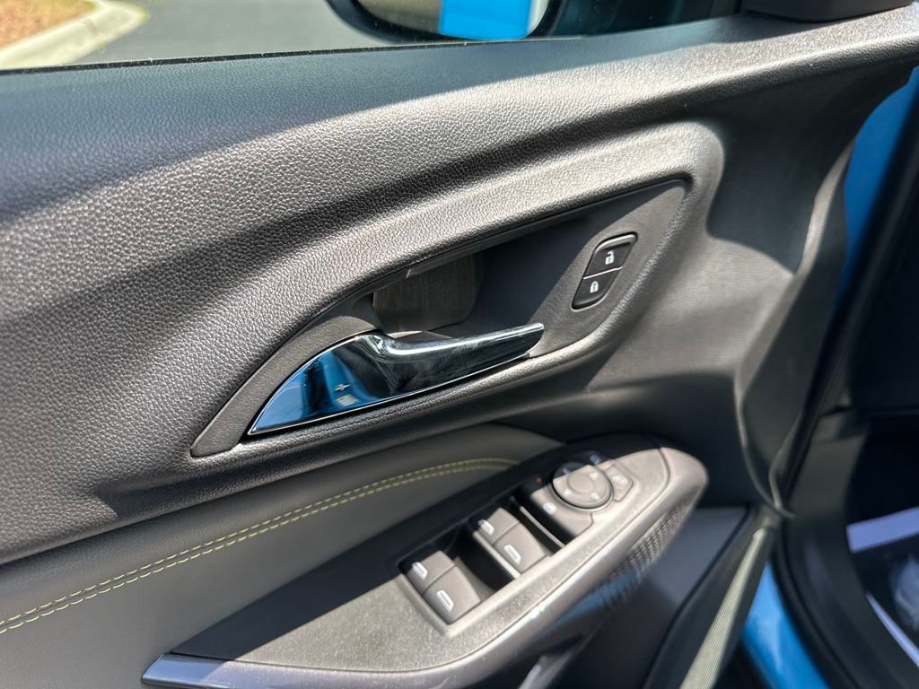 new 2025 Chevrolet Trax car, priced at $27,335