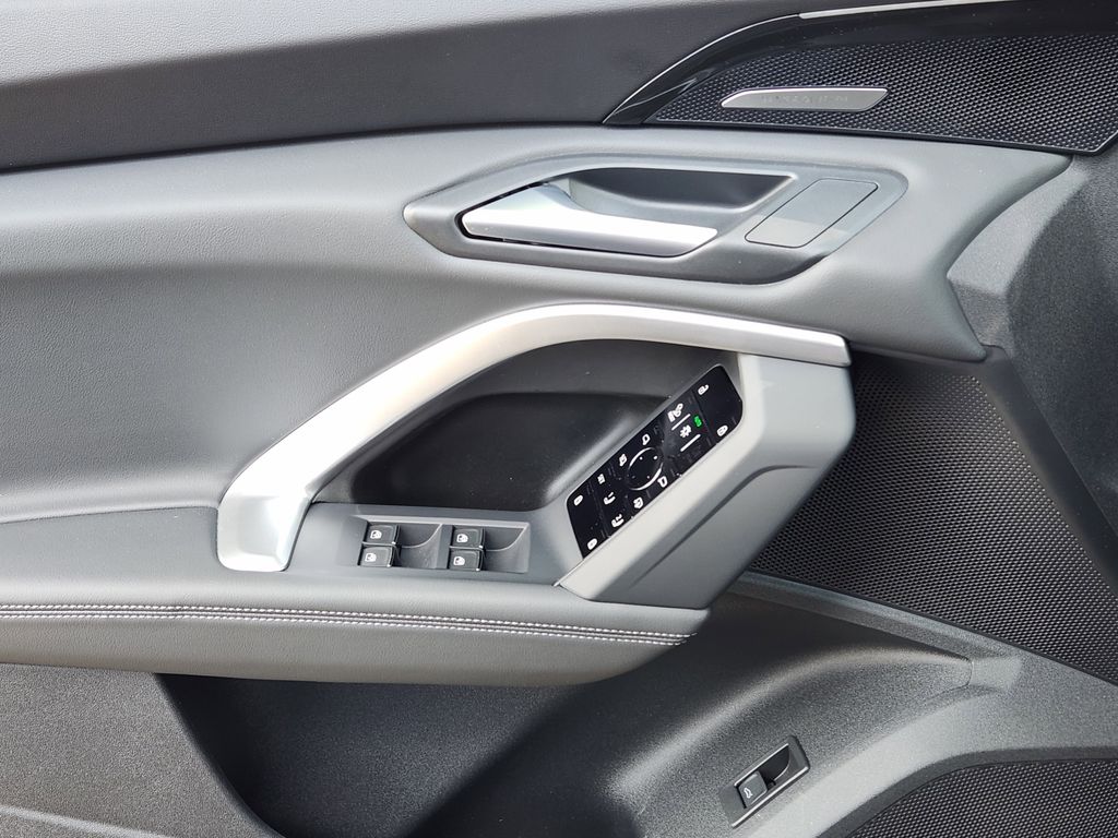 new 2025 Audi Q5 car, priced at $60,860