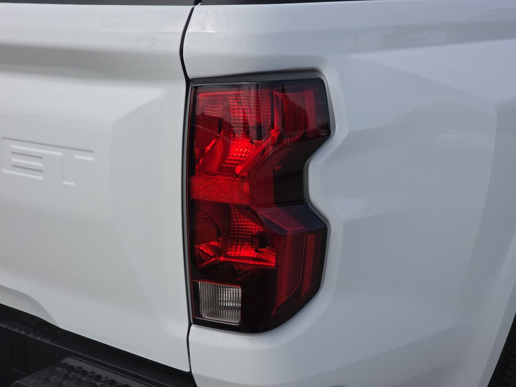 new 2025 Chevrolet Colorado car, priced at $30,400