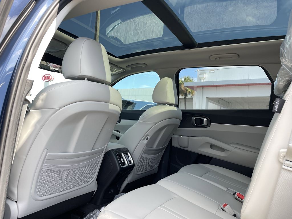 new 2025 Kia Sorento car, priced at $32,499
