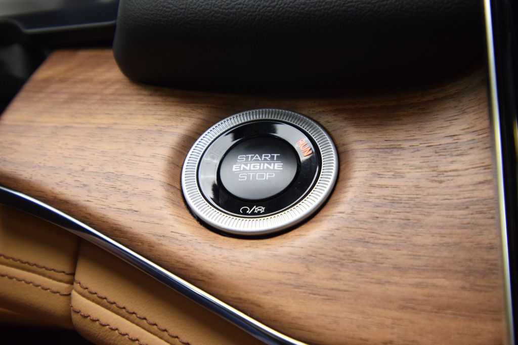 new 2025 Jeep Grand Cherokee car, priced at $68,580