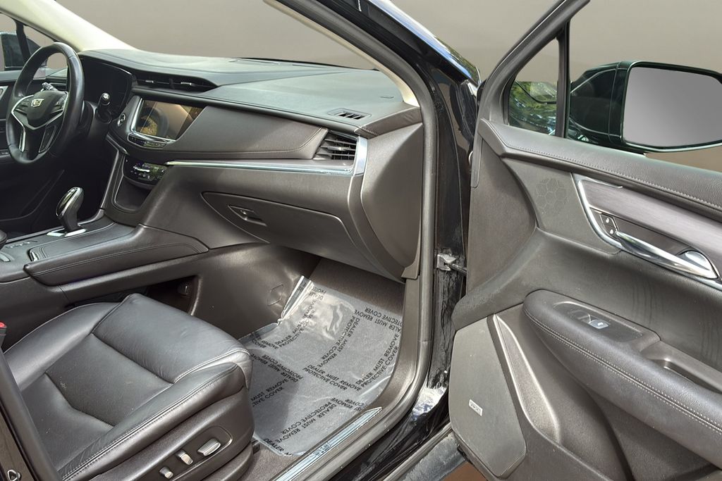 used 2017 Cadillac XT5 car, priced at $18,800