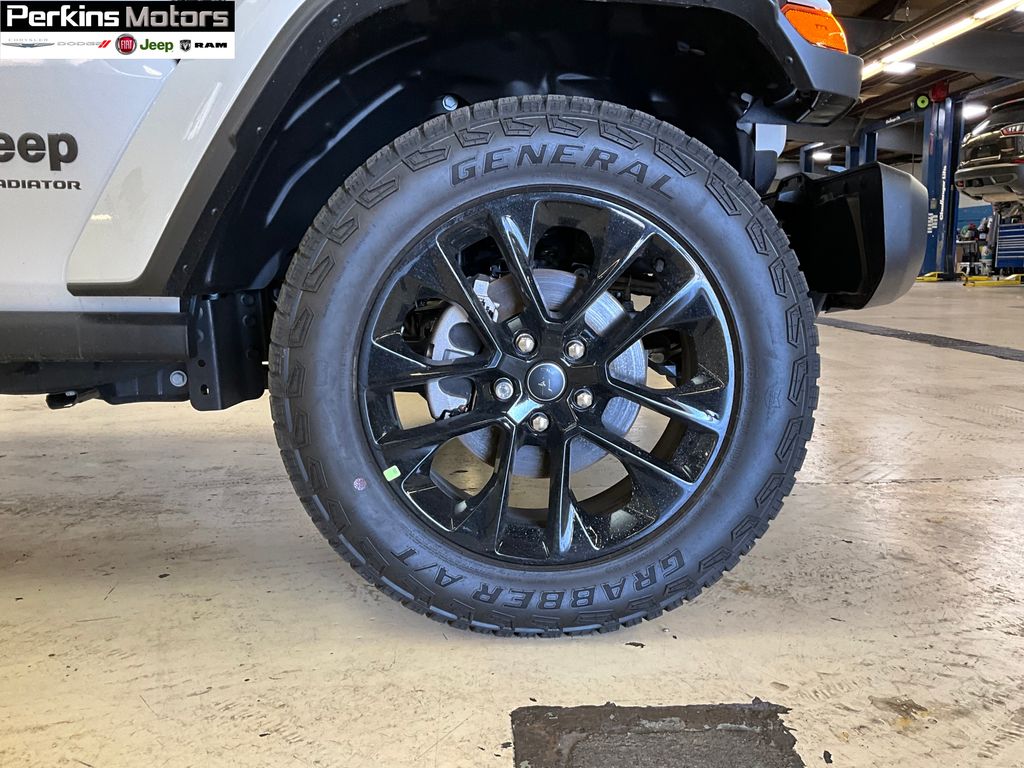 new 2025 Jeep Gladiator car, priced at $39,264
