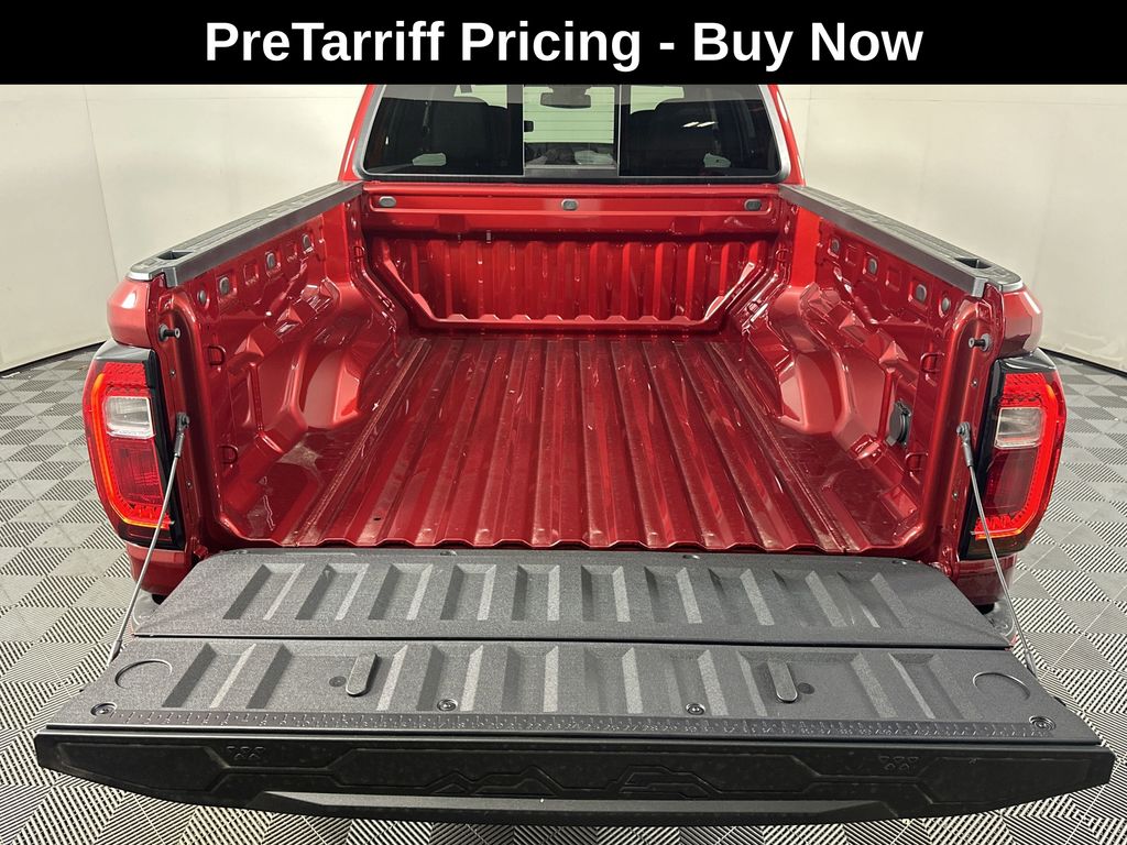 new 2025 GMC Canyon car, priced at $40,995