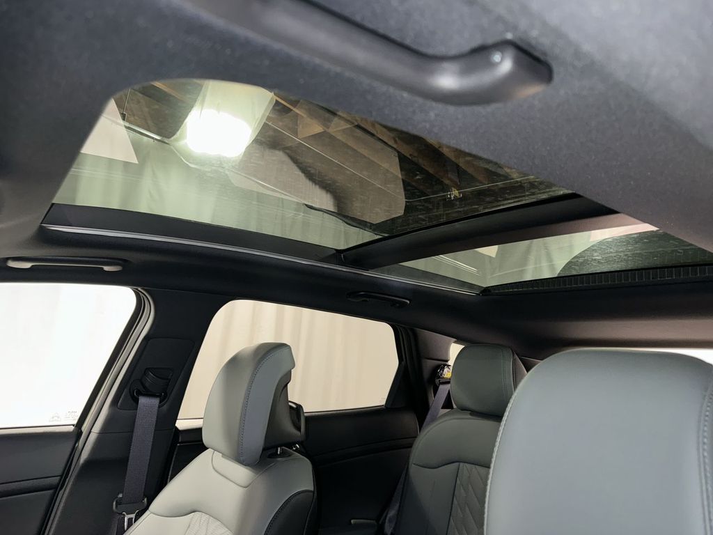 new 2025 Kia Sportage Plug-In Hybrid car, priced at $45,506