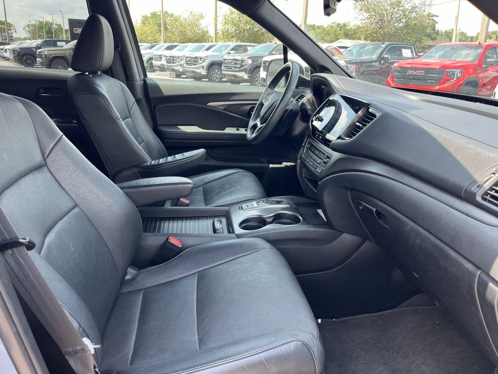 used 2022 Honda Passport car, priced at $28,592