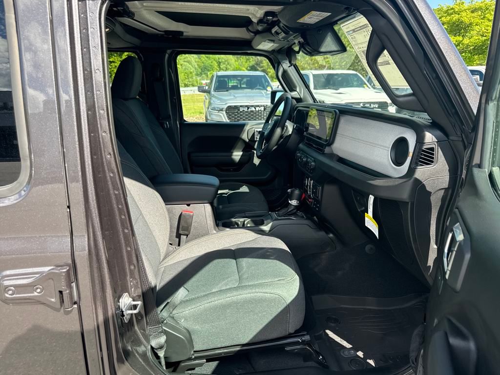 new 2025 Jeep Wrangler car, priced at $49,327