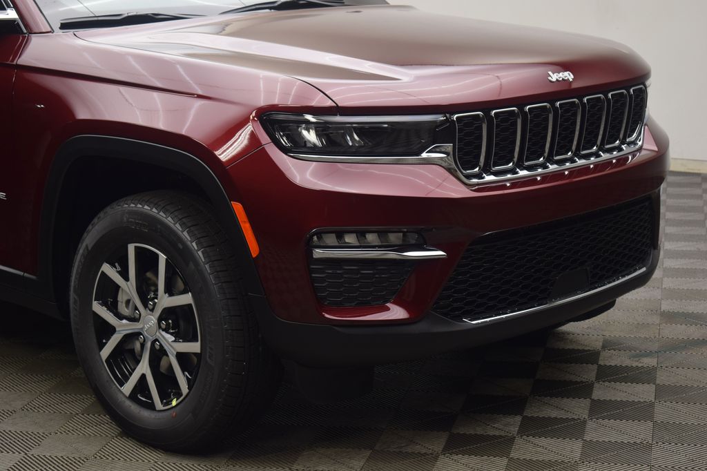 new 2025 Jeep Grand Cherokee car, priced at $45,285