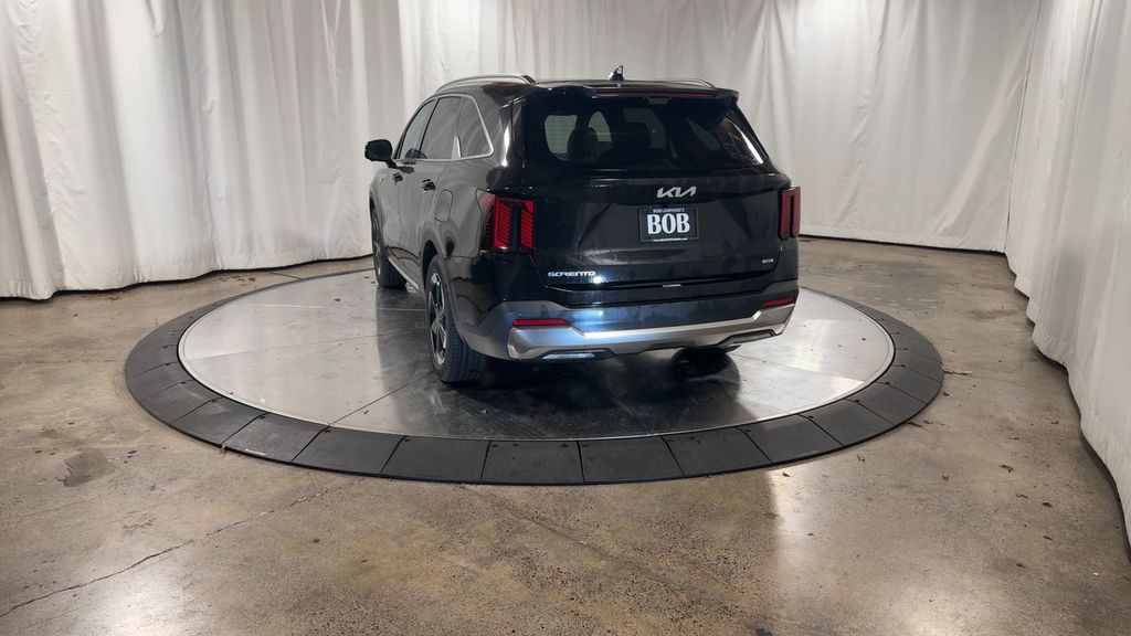 new 2025 Kia Sorento Hybrid car, priced at $47,223