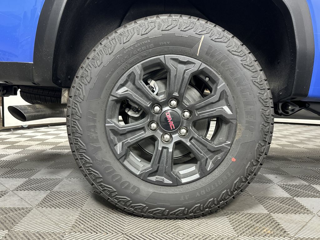new 2025 GMC Canyon car, priced at $45,095