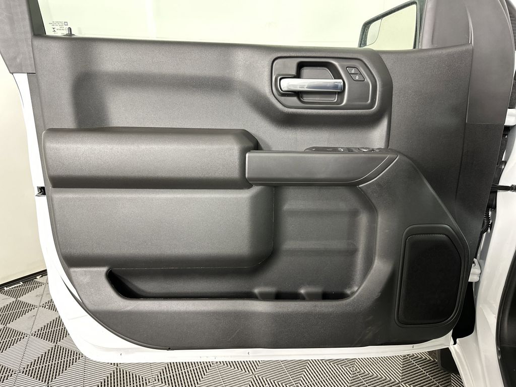 new 2025 GMC Sierra 1500 car, priced at $33,145