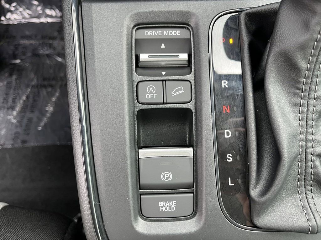 new 2025 Honda CR-V car, priced at $32,395