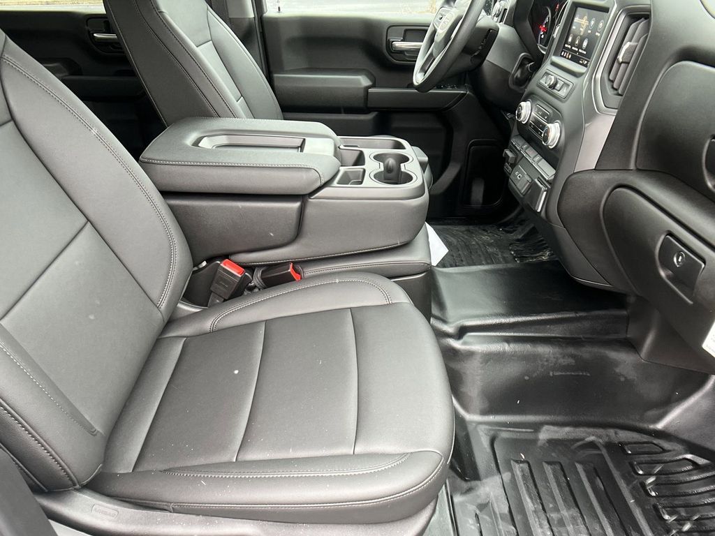 new 2024 GMC Sierra 2500HD car, priced at $48,933
