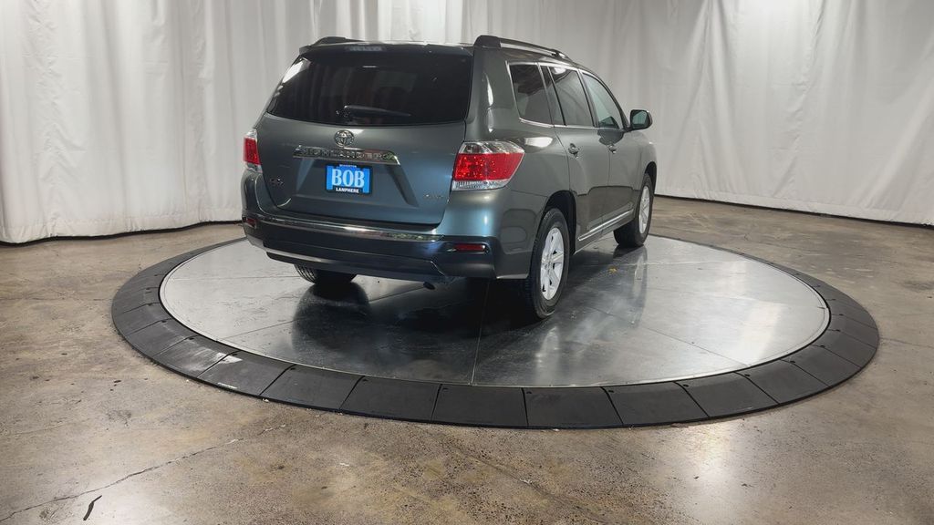 used 2013 Toyota Highlander car, priced at $14,992