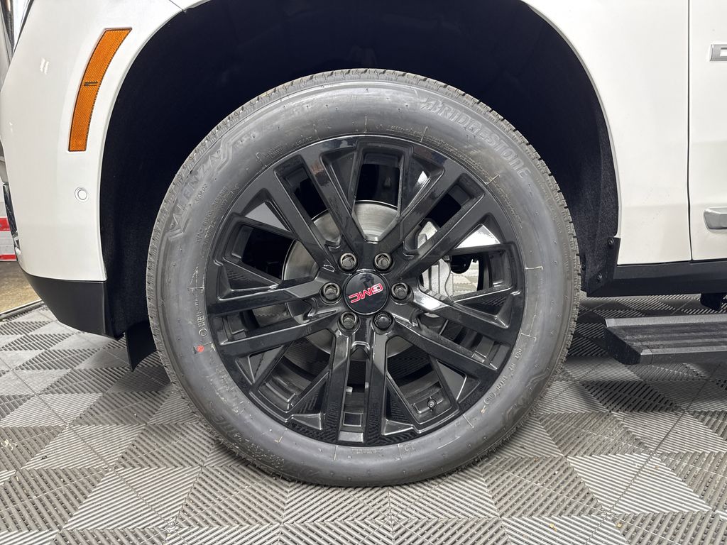 new 2025 GMC Yukon XL car, priced at $89,054