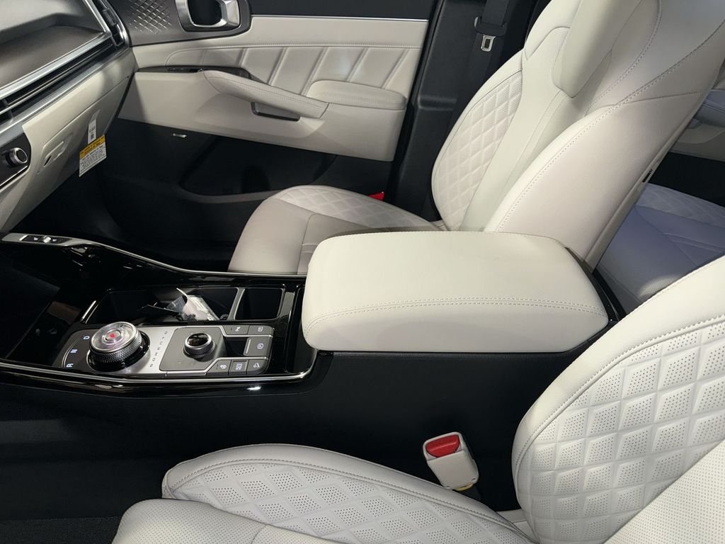 new 2025 Kia Sorento Hybrid car, priced at $47,682