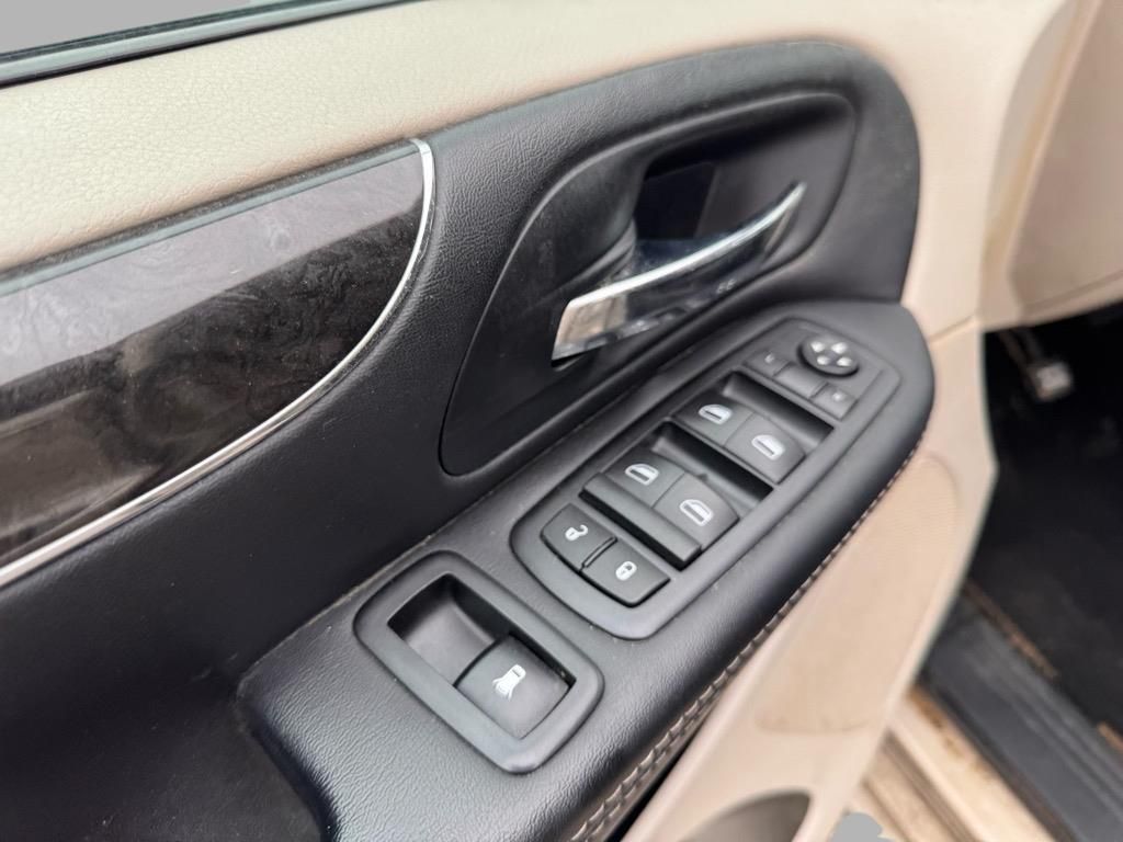 used 2015 Chrysler Town & Country car, priced at $8,034