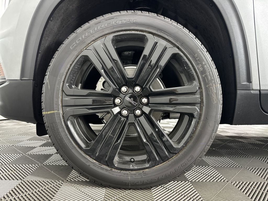 new 2025 GMC Acadia car, priced at $50,624