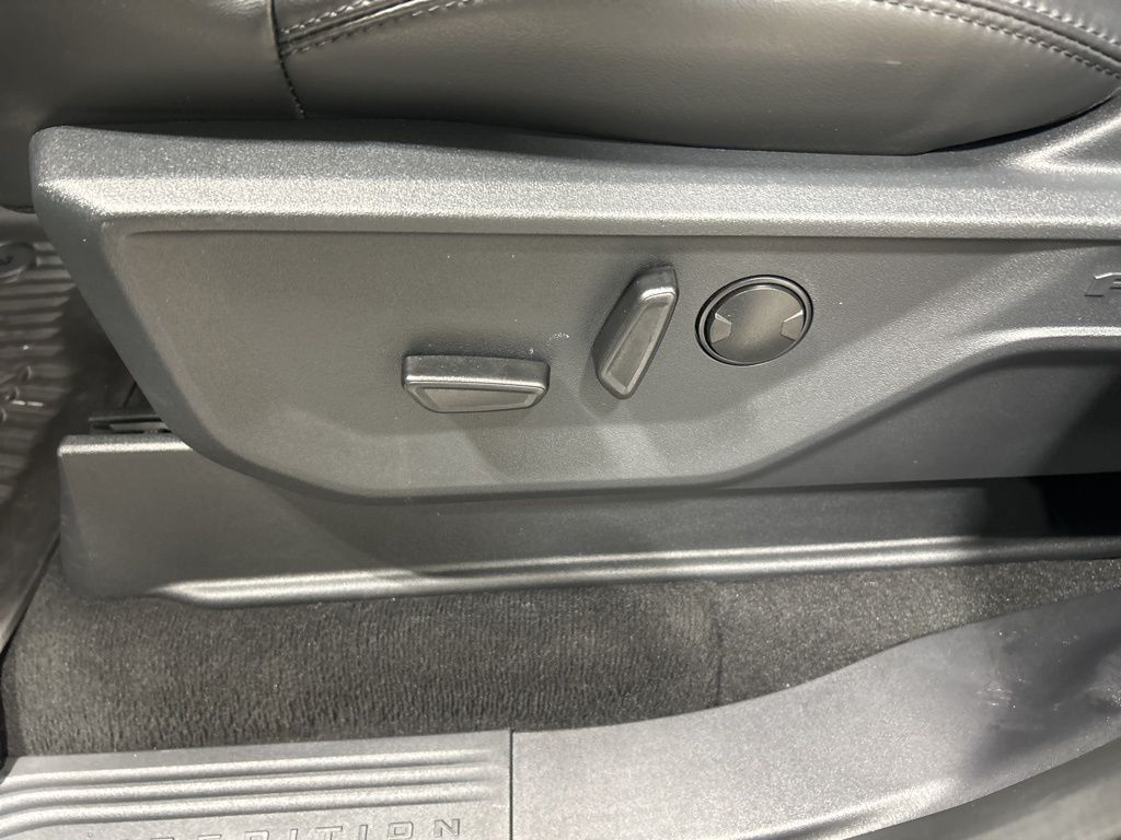 used 2025 Ford Expedition car, priced at $83,462